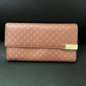 💯 Authentic Gucci Long Wallet